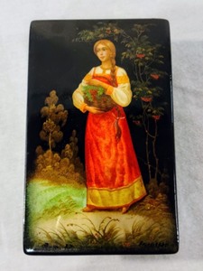 lot 57 image: USSR Lacquer Trinket Box