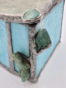 lot 71 image: Stunning Aqua Stained Glass and Stone Trinket Box