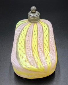 lot 86 image: Murano Glass Ship Flask