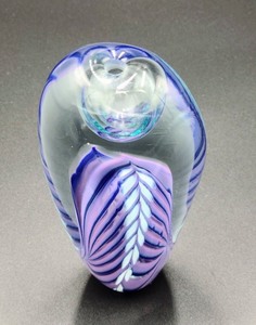 lot 95 image: Small OBG Art Glass Vase