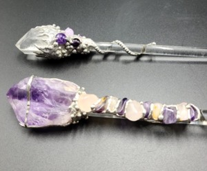 lot 209 image: Crystal and Stone Healing Wands