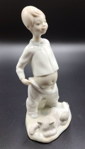 lot 215 image: Vintage Porcelain Figurine made in Spain
