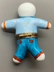 lot 297 image: Gingerbread Man Limoges Trinket Box