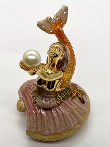 lot 289 image: Mermaid Figurine Trinket Box