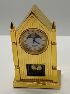 lot 284 image: Bulova Miniature Collectible Clock