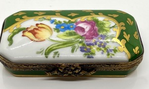 lot 287 image: Peint Main Limoges Trinket Box
