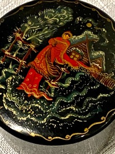 lot 283 image: Miniature Russian Lacquer Box