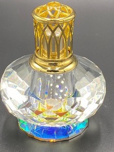 lot 243 image: Dazzling Diamond Cut Oil Candle Holder
