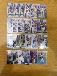 lot 101 image: (24) Brett Favre Minnesota Vikings Cards LK