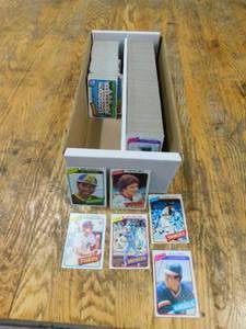 lot 55 image: Lot of 1980 Topps Baseball Cards With HOFers, Rookies and Stars LK