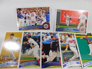 lot 64 image: 2011 Topps Baseball Minnesota Twins Team Set