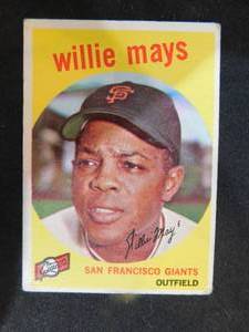 lot 46 image: 1959 Topps Willie Mays #50 San Francisco Giants HOFer LK