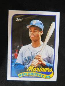 lot 187 image: 1989 Topps Traded Ken Griffey Rookie Card #41T HOFer LK