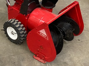 lot 11-A image: Toro Snowblower