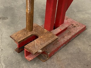 lot 20 image: Heavy Duty Benchtop Press