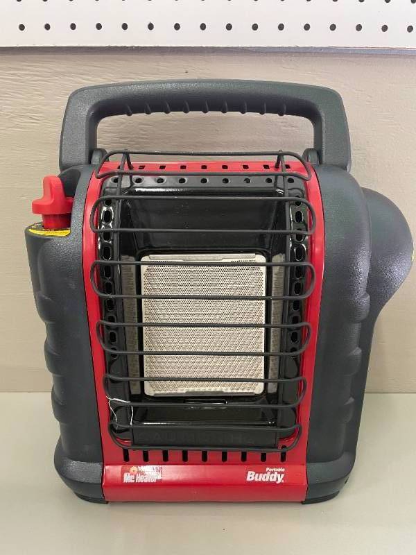 lot 1 image: Mr. Heater Portable Indoor Safe Propane Area Heater