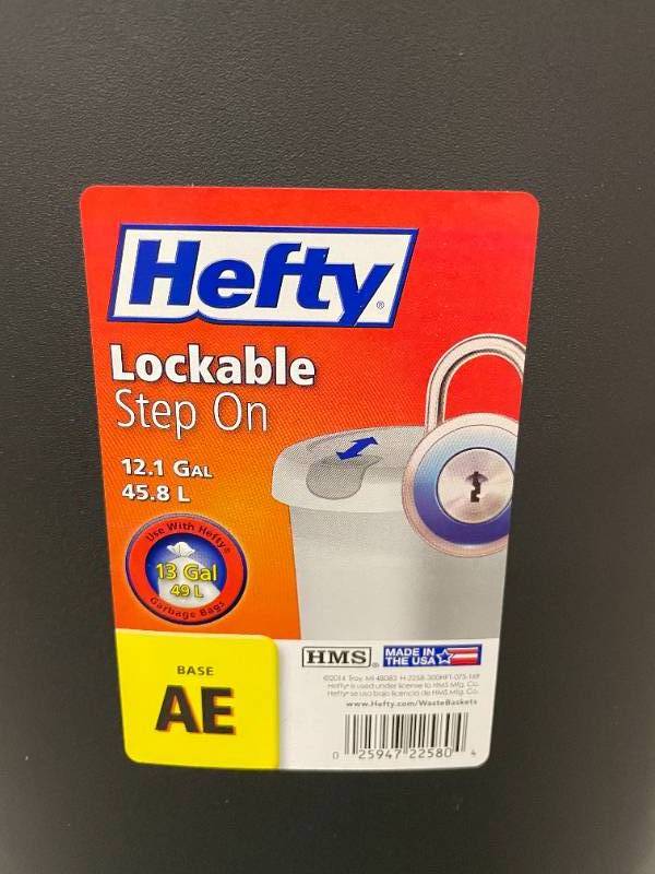 lot 27 image: Hefty Tall 12.1 gal. Top Lock Trash Can 