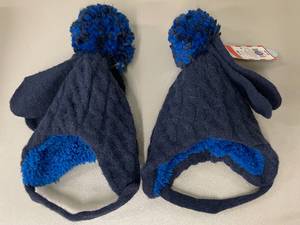 lot 101 image: 2 Sets of Infant Winter Hat and Mitten Sets. 