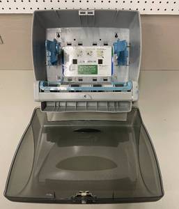 lot 26 image: Automatic Paper Towel Dispenser 