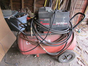 lot 3 image: Air Compresser