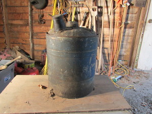 lot 6 image: Vintage Can