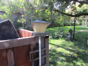 lot 20 image: Bird Feeder