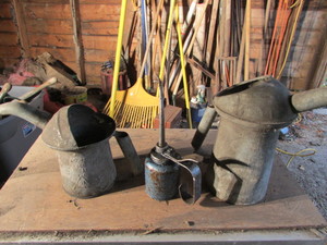 lot 38 image: Vintage Oil Cans