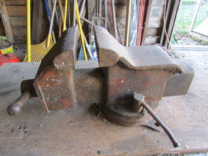 lot 47 image: Vice