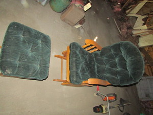 lot 51 image: Glider Rocker