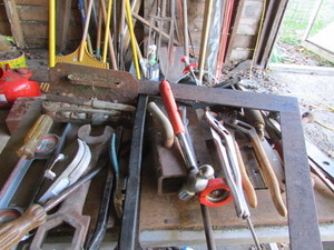 lot 57 image: Garage Items
