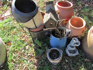 lot 71 image: Garden Decor