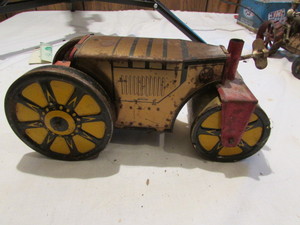 lot 94 image: Vintage Metal Toy