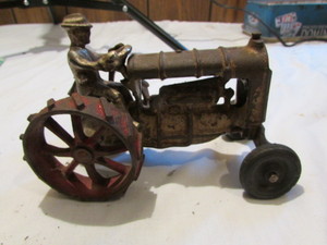 lot 95 image: Vintage Steel Wheel Tractor