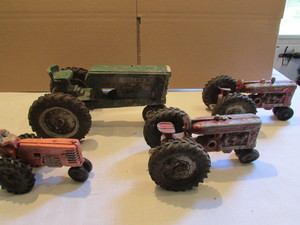 lot 101 image: Vintage Toy Tractors