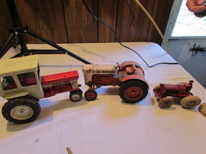 lot 102 image: Vintage Metal Toy Tractors