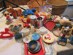 lot 118 image: Assorted Vintage Toys