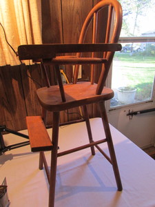 lot 128 image: Vintage Doll High Chair