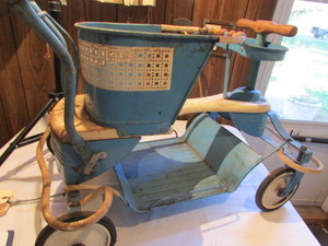 lot 130 image: Vintage Baby Stroller