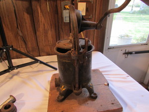 lot 139 image: Vintage Sausage Press