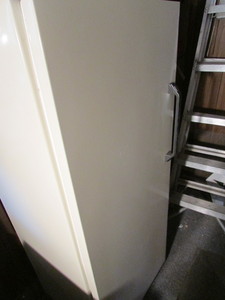 lot 144 image: GE Refrigerator