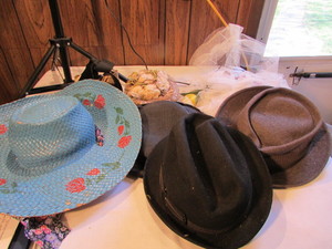 lot 148 image: Vintage Hats and Bonnets