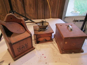 lot 156 image: Vintage Decor