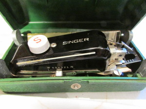 lot 164 image: Singer Buttonholer