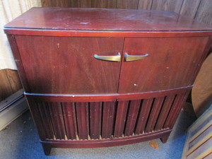 lot 177 image: Cabinet RadioTurn Table