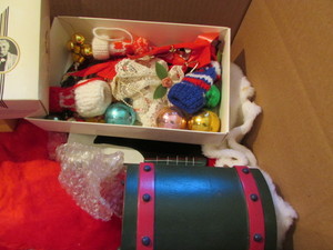 lot 183 image: Christmas Dcor Lot