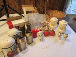 lot 197 image: Salt and Pepper