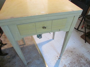 lot 202 image: Singer Sewing Machine