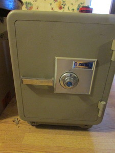 lot 216 image: Safe