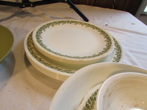 lot 240 image: Corelle Set