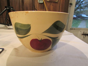lot 262 image: Apple Bowl
